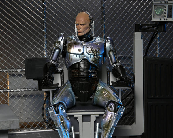 ROBOCOP - ULTIMATE BATTLE DAMAGED ROBOCOP W. CHAIR